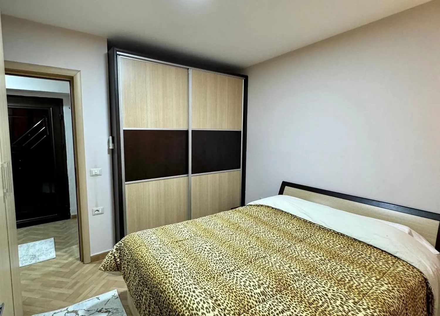Apartamenti Vasil Shanto Tirana 0*,
